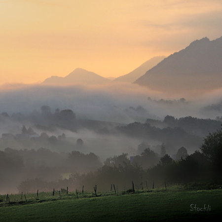 Brumes sur le piémont - Asson - Cadre photo 30 x 30 cm