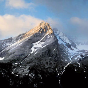 Le pic du Gabizos, l’éveil - Arbéost - Cadre photo 60 x 30 cm